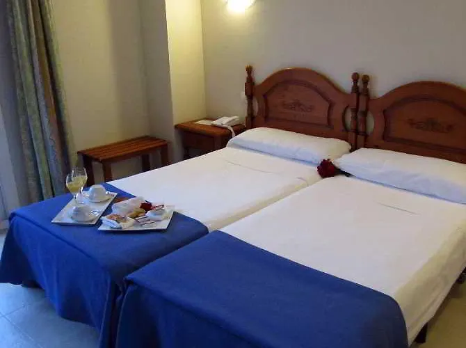 Hotel Eliseos 3*