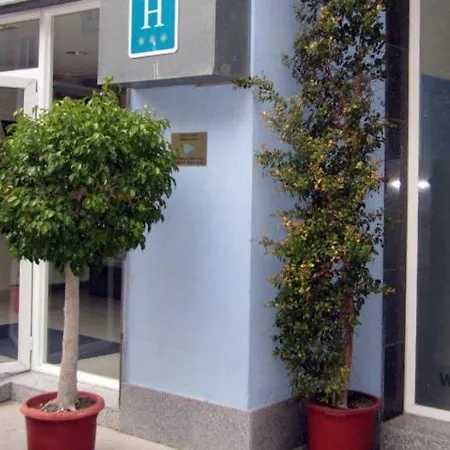 Eliseos Hotell 3*
