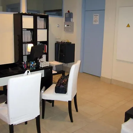 Eliseos Hotell 3*